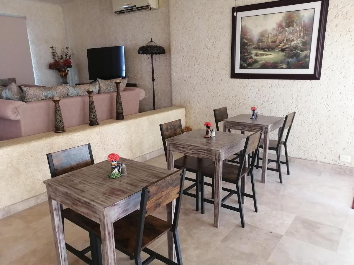 Casa Dahlia 2 Bed and Breakfast Mazatlán Esterno foto