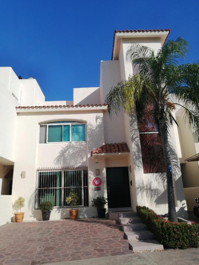Casa Dahlia 2 Bed and Breakfast Mazatlán Esterno foto